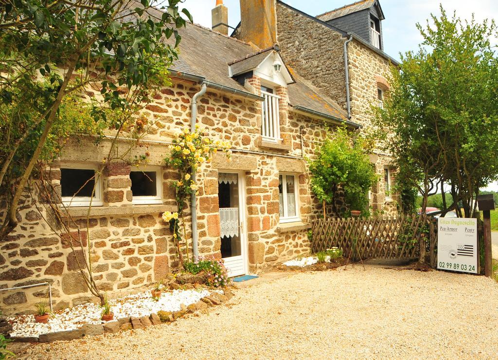 Camping Duguesclin Saint-Coulomb Exterior photo