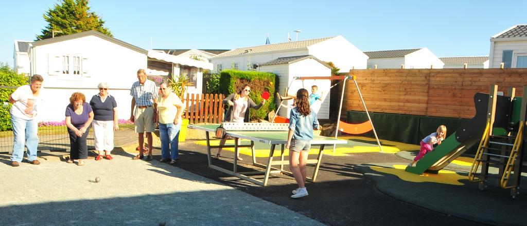 Camping Duguesclin Saint-Coulomb Exterior photo